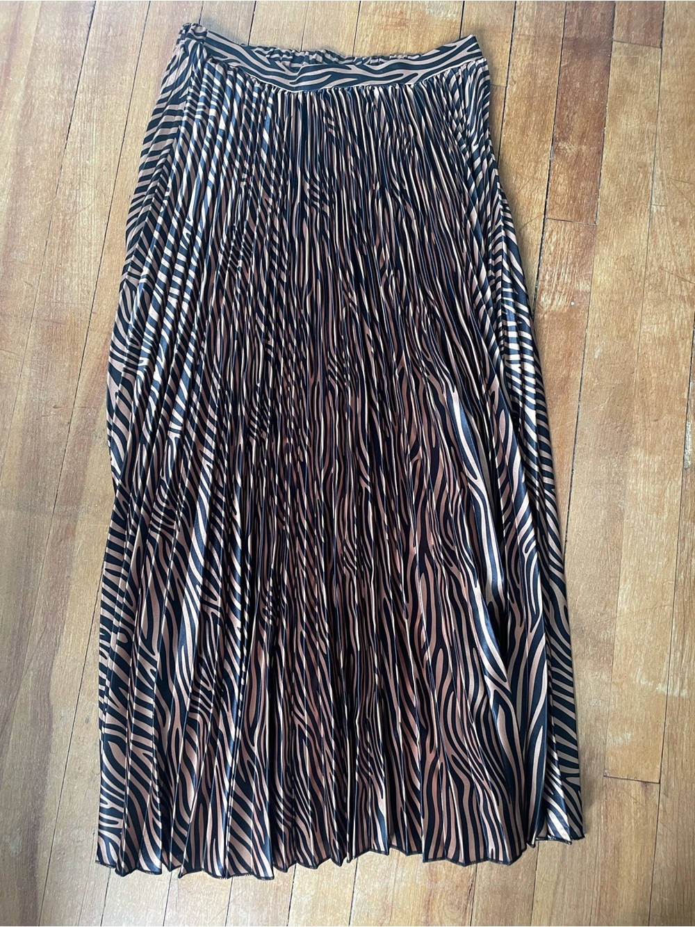 American Eagle Outfitters Pleated Tiger-Print Satin Midi Skirt in Black and Tan